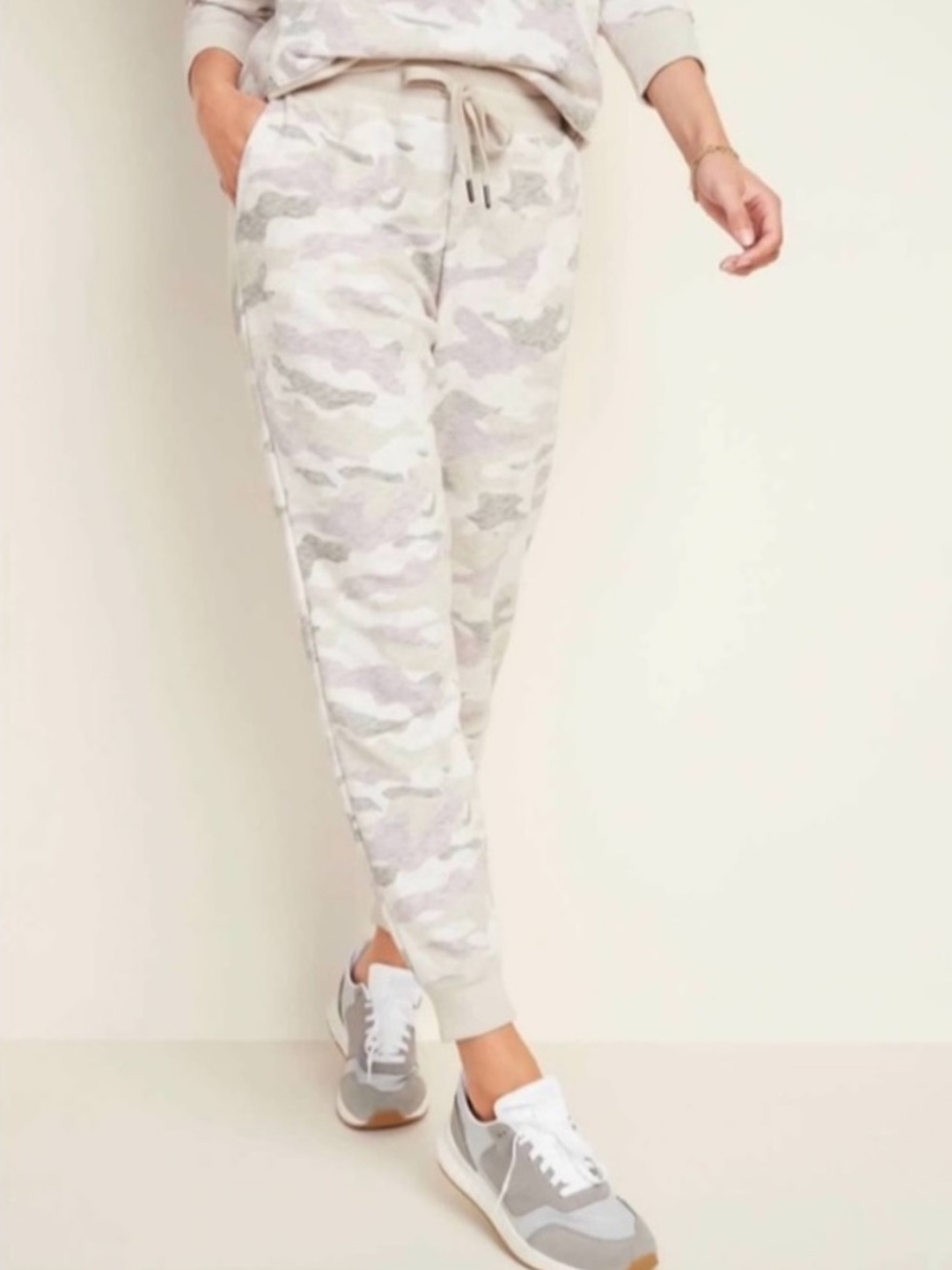 🌲 NWT OLD NAVY WOMENS SIZE SMALL CAMOUFLAGE JOGGER